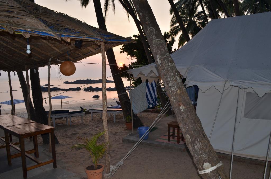 Cola Beach Sunset Bay Exterior photo